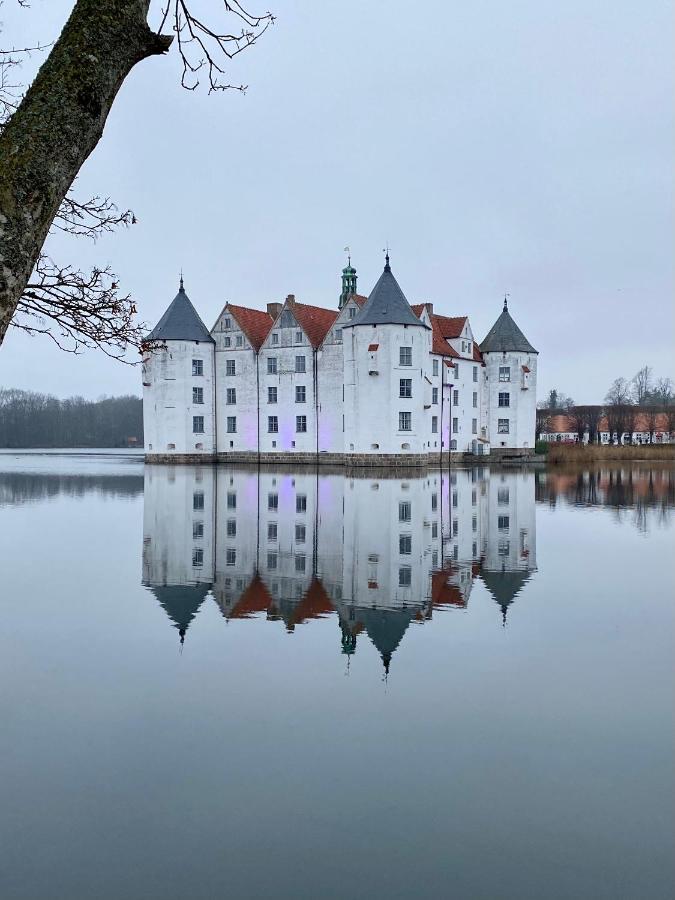 Zentrumsnahe Schoene Altbauwohnung Bis 4 Personen Flensburg Bagian luar foto