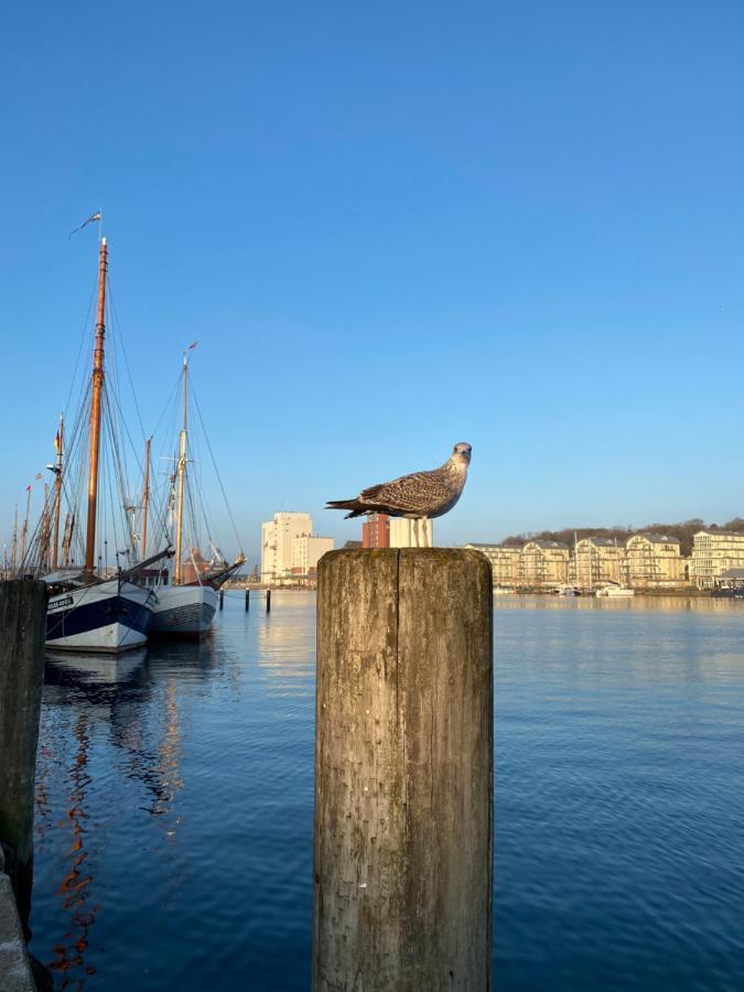 Zentrumsnahe Schoene Altbauwohnung Bis 4 Personen Flensburg Bagian luar foto
