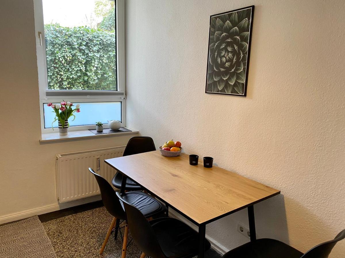 Zentrumsnahe Schoene Altbauwohnung Bis 4 Personen Flensburg Bagian luar foto